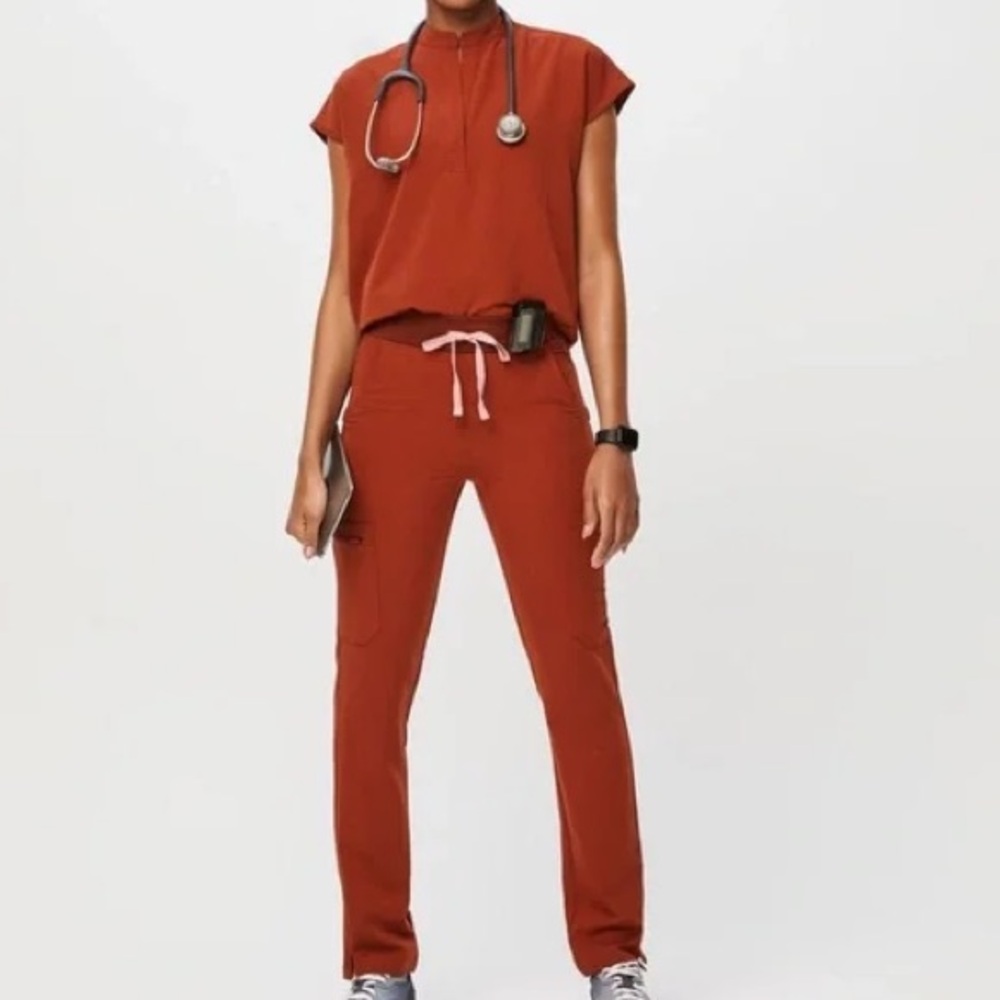 Figs Set - Auburn Rafaela Scrub Top & High Waisted Yola Pant